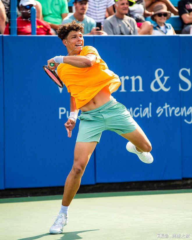 在紧张的比 在紧张的比